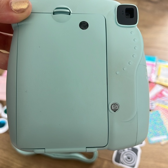 INSTAX CAMERA 🩵💛💚 Set Bundle of Bag, Lenses, Frames, Clips, Stickers and More - Picture 6 of 8